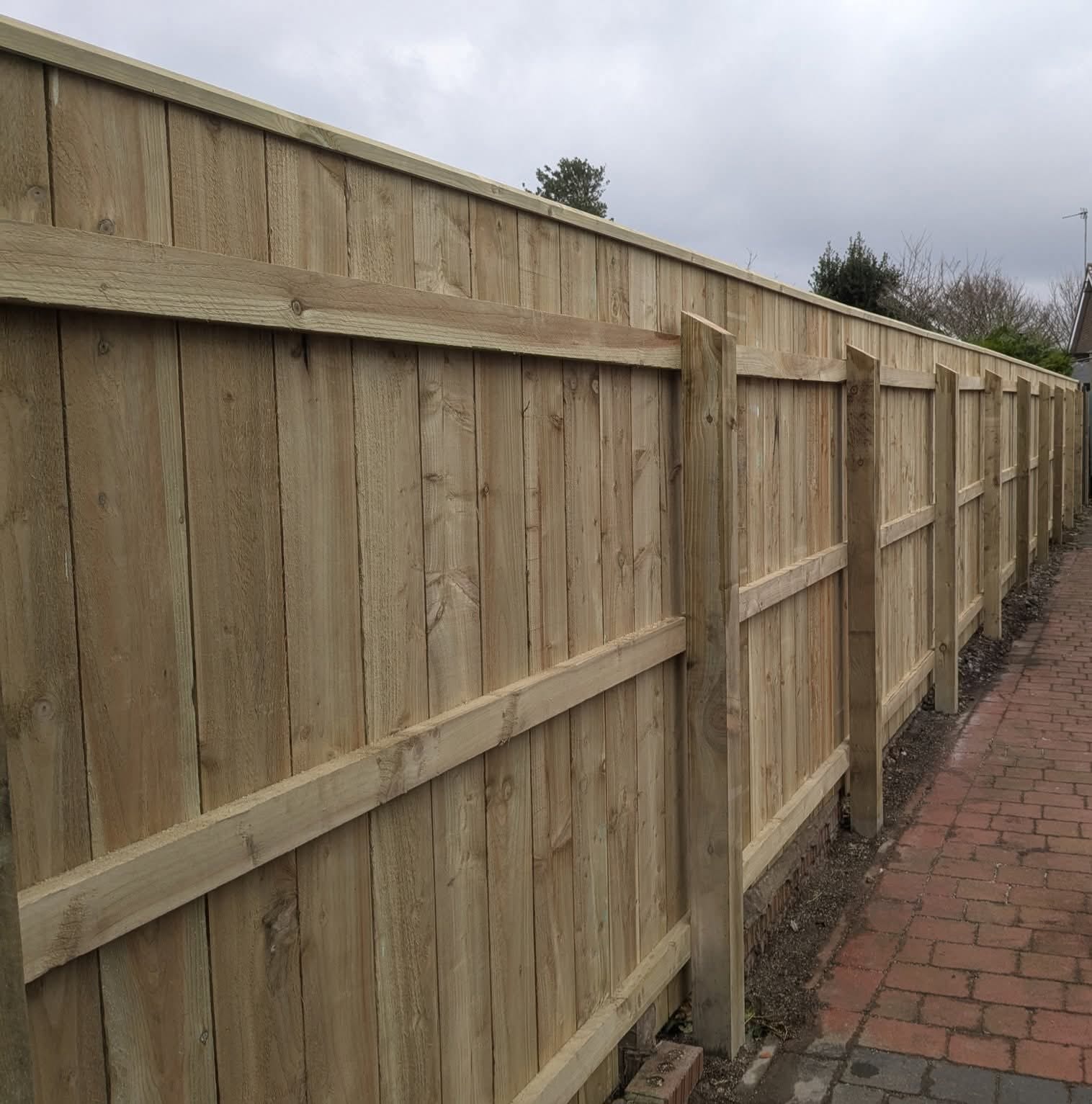 Professional fencing installation